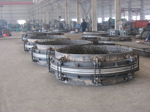 <b>熱風爐總管、支管用高溫補償器一套</b>